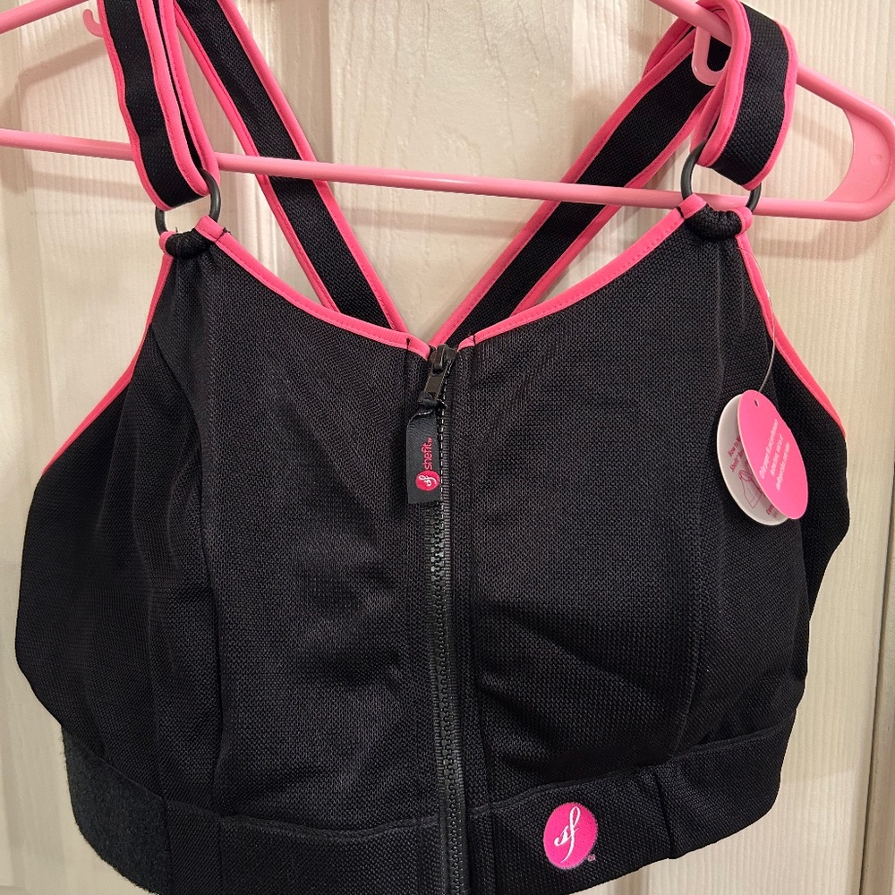 Shefit sports bra Women’s Size 3L. NWT